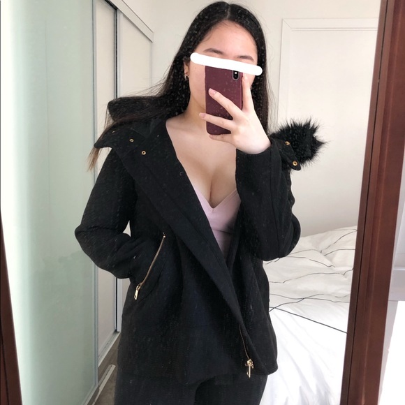 zara winter jacket in black with gold detailing - Picture 2 of 4